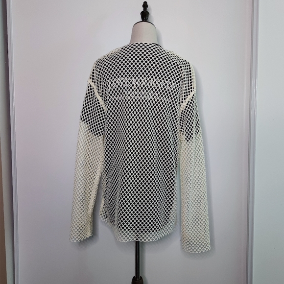 Over Mesh Top - Picture 5 of 10